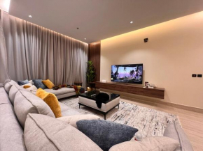 Spacious 3 bedroom - private parking